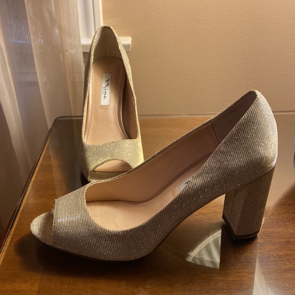 Nina dress shoes for going out! Weddings/New Years - or just because - Picture 1 of 2